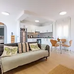 Appartement Salt And Sea Apartment, Sea View, Free Wi Fi *