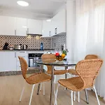 Salt And Sea Apartment, Sea View, Free Wi Fi דירה אדחה