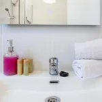 Salt And Sea Apartment, Sea View, Free Wi Fi דירה